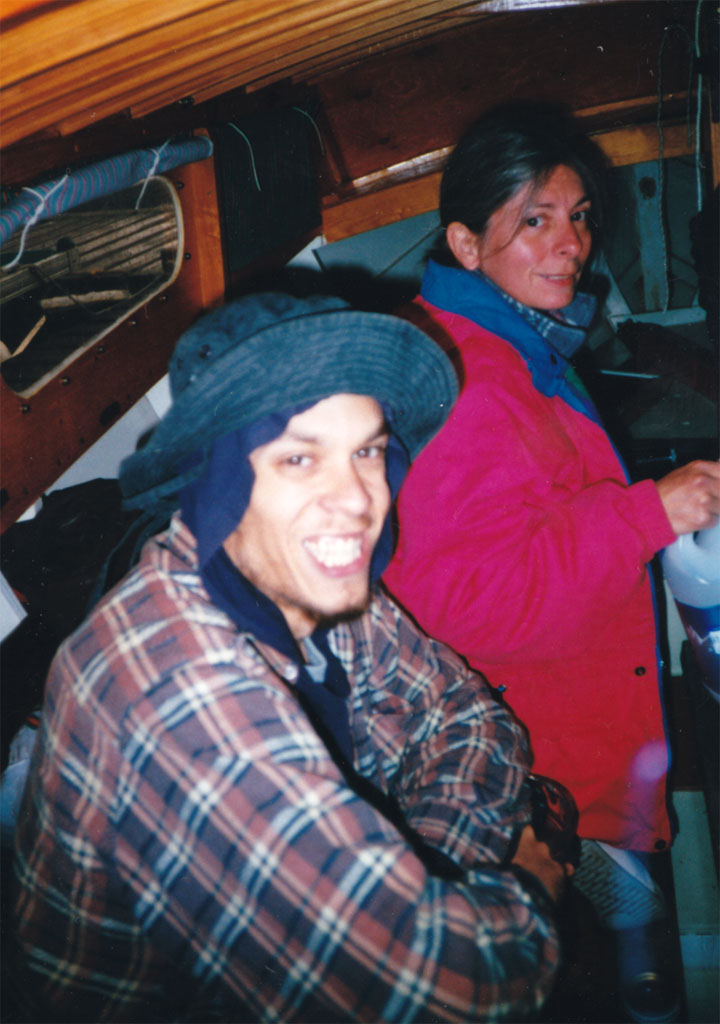 elz_danie_into_the_boat