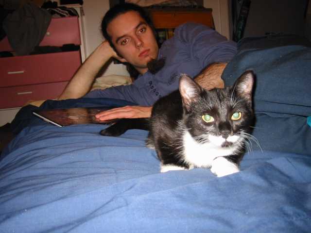 minou_ben_lit