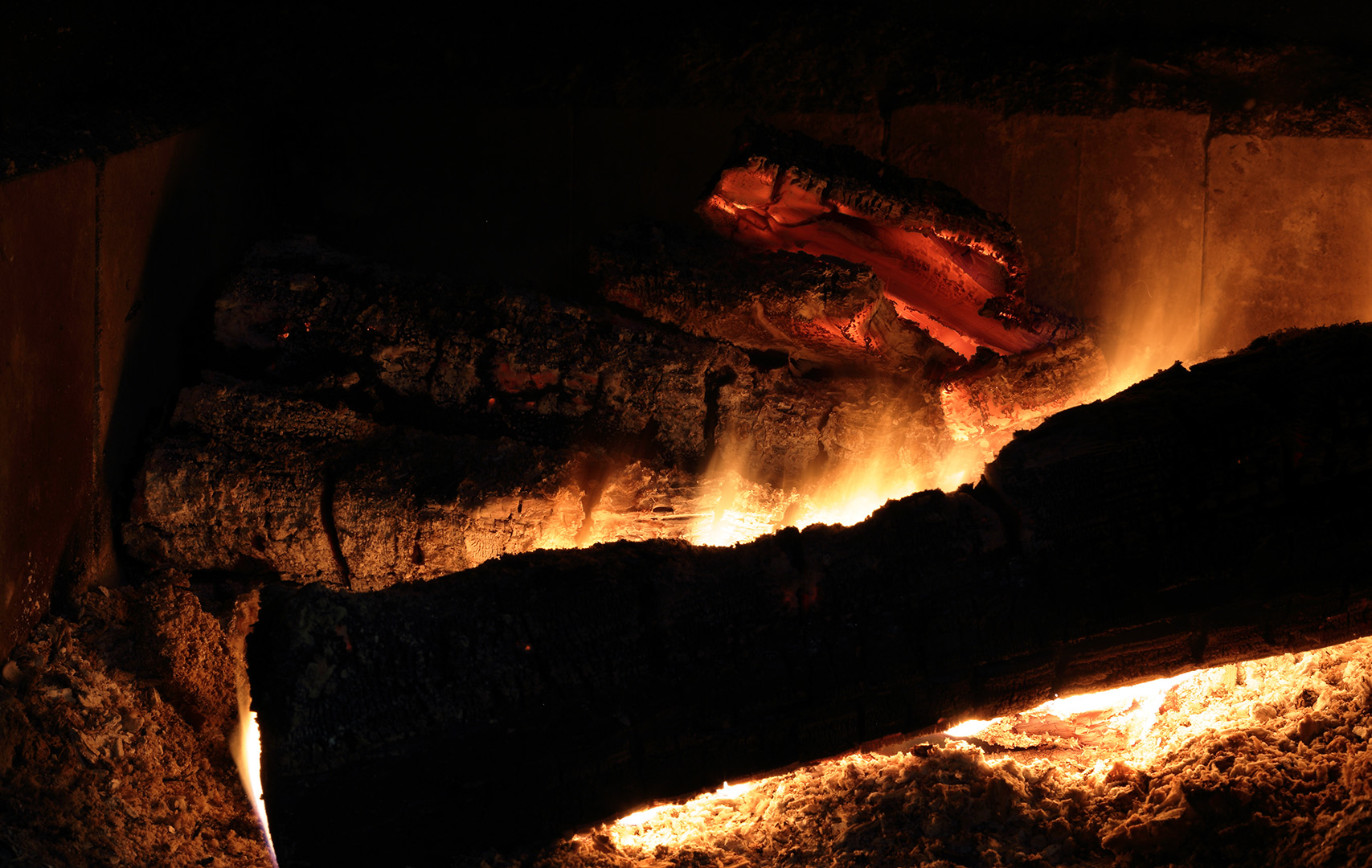 slow_combustion_stove_fire