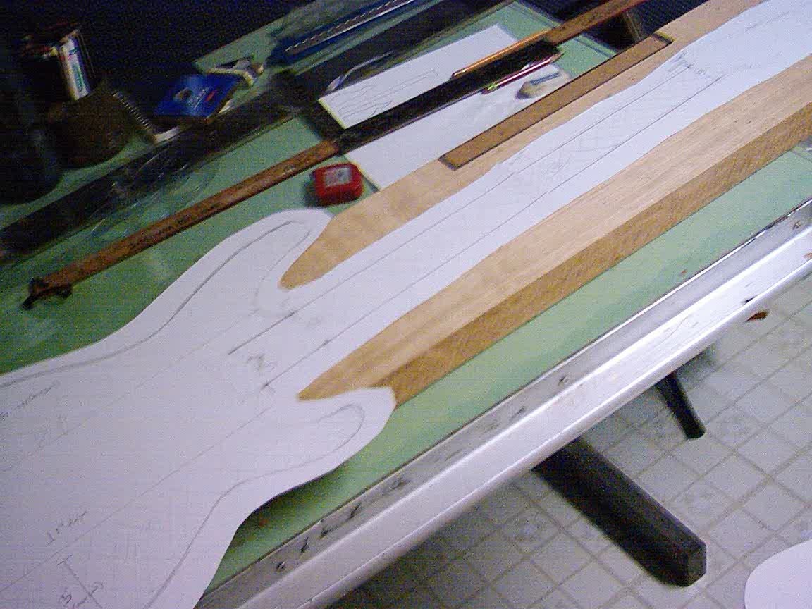 elz_bass8_IHaveTheSchematics