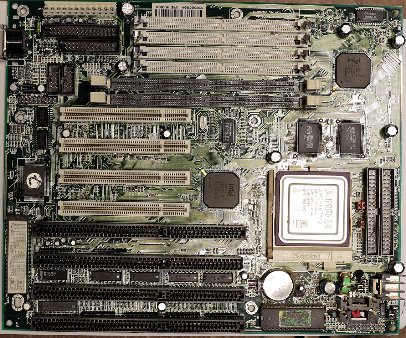intel_amd-k6-2_socket7_mobo