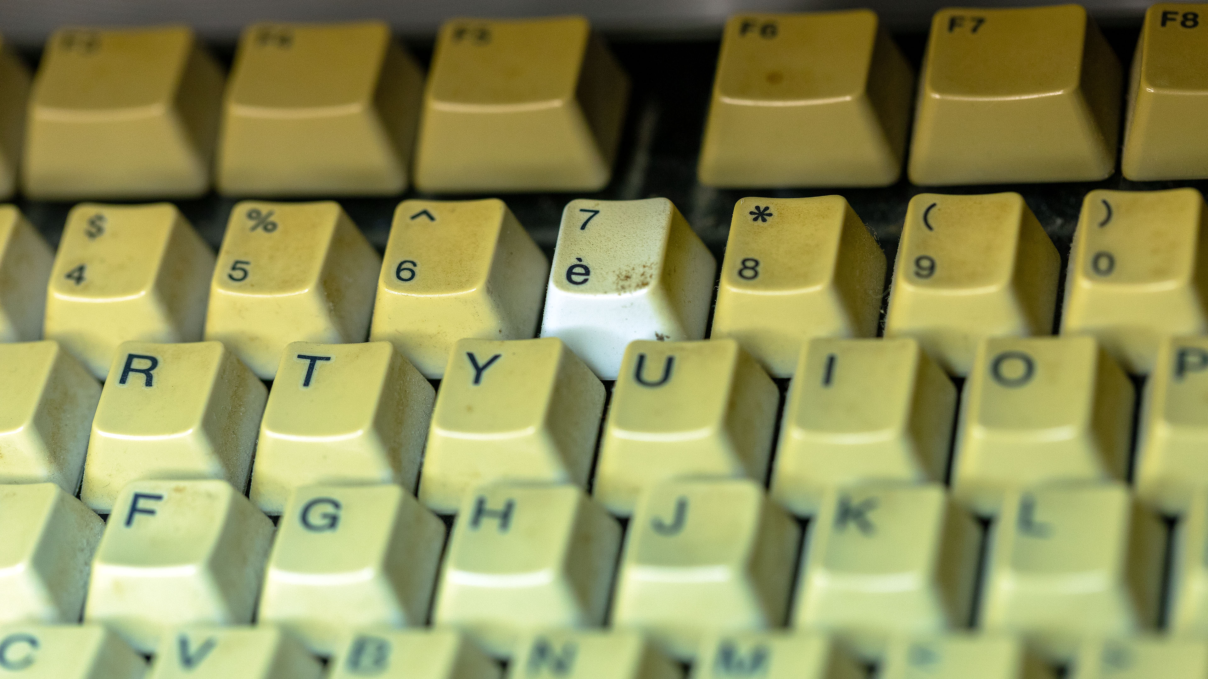 amiga500_keyboard_key7_replaced_a1200