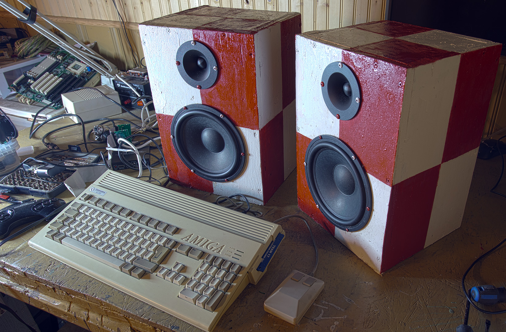 amiga_speaker_desktop