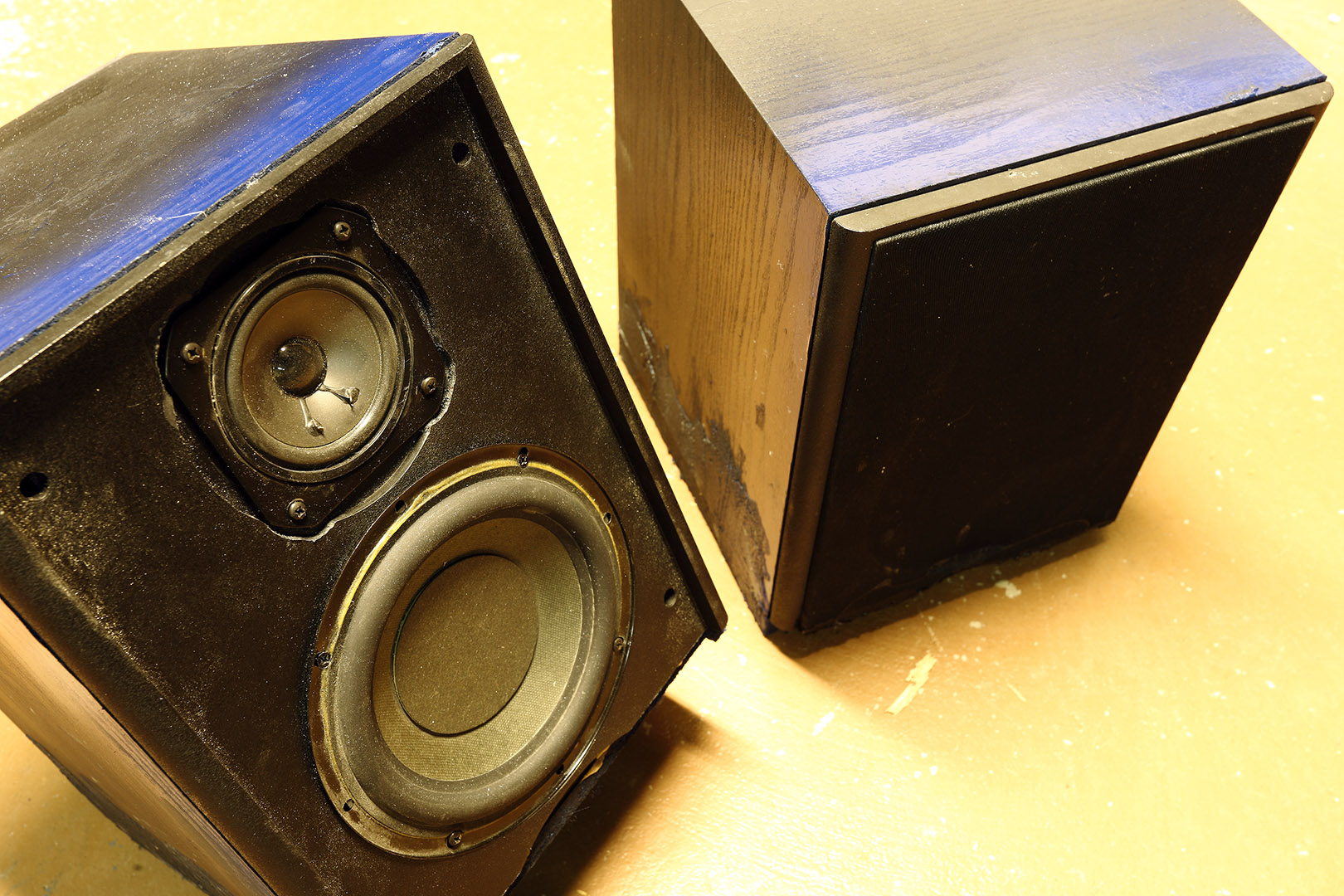 garage_speakers_3