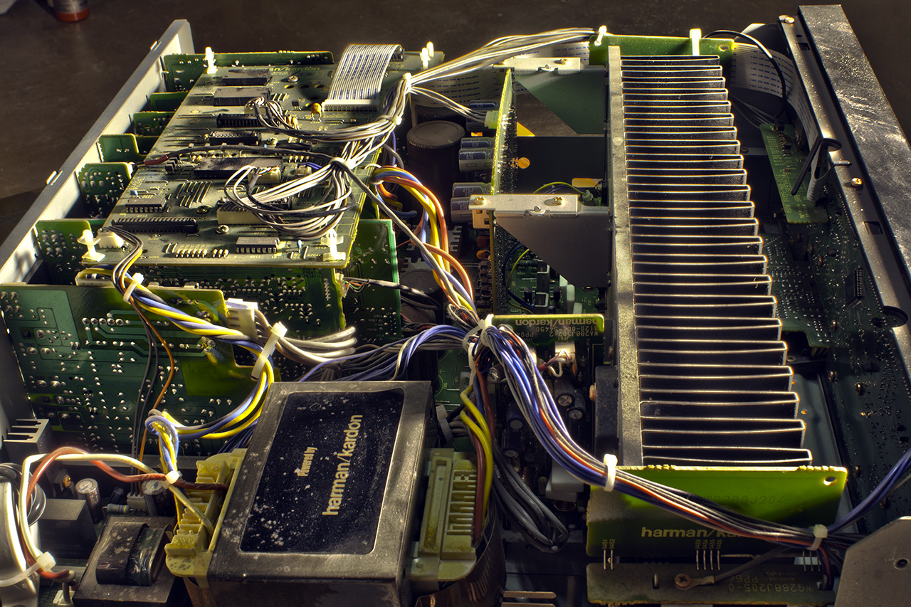 harmankardon_avr75