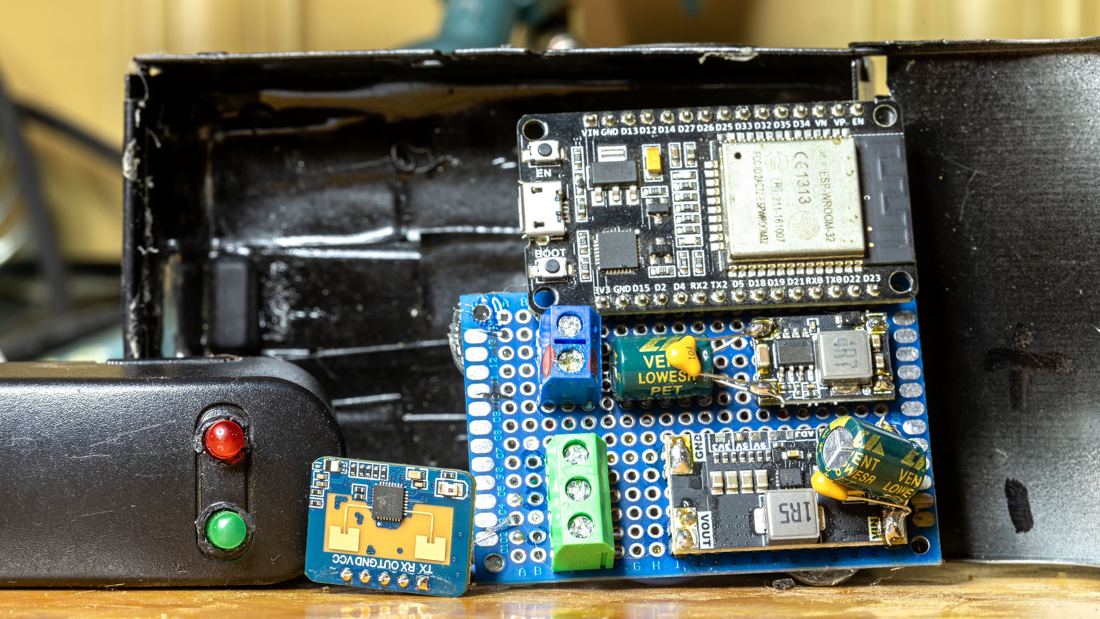 ld2410c_esp32wroom_parking_assist_pcb_front