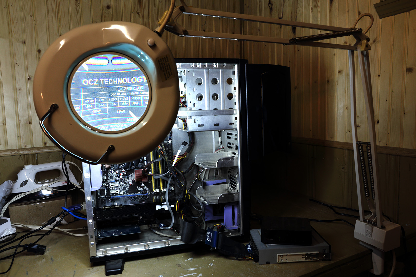 lts_magnifying_lamp_macro