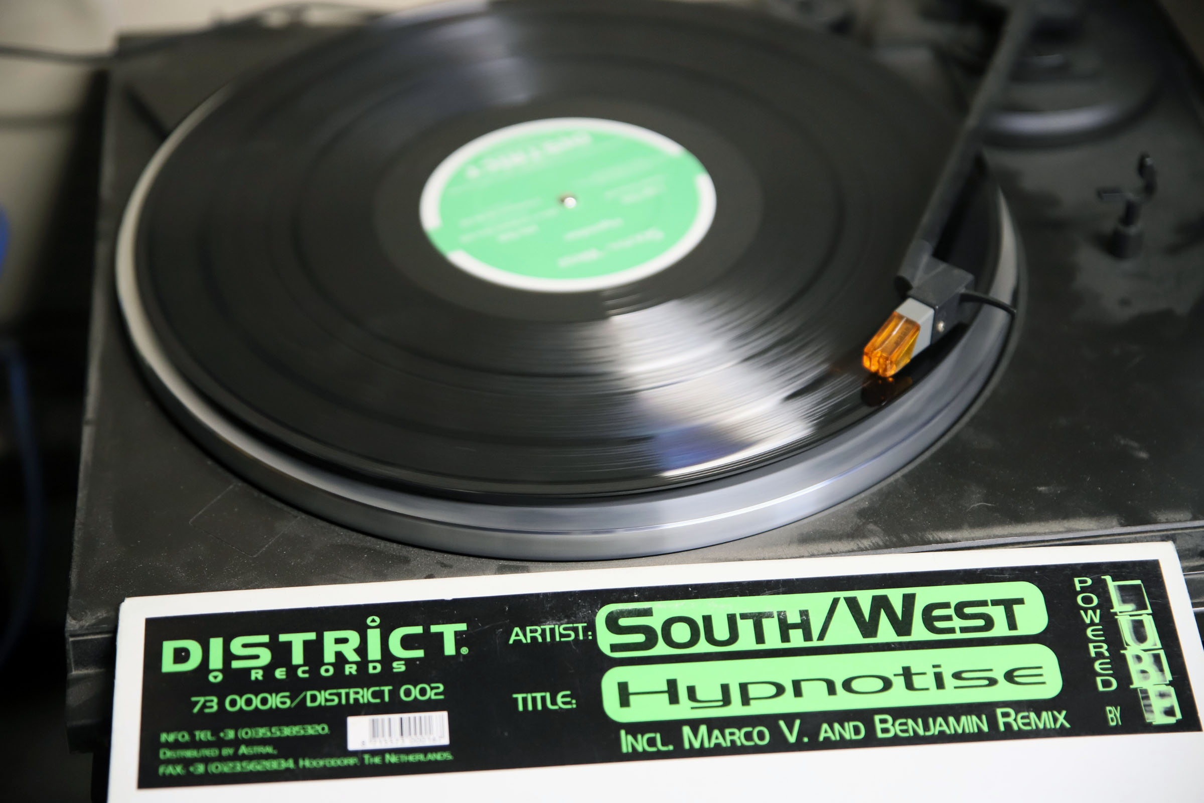 vinyl_techno