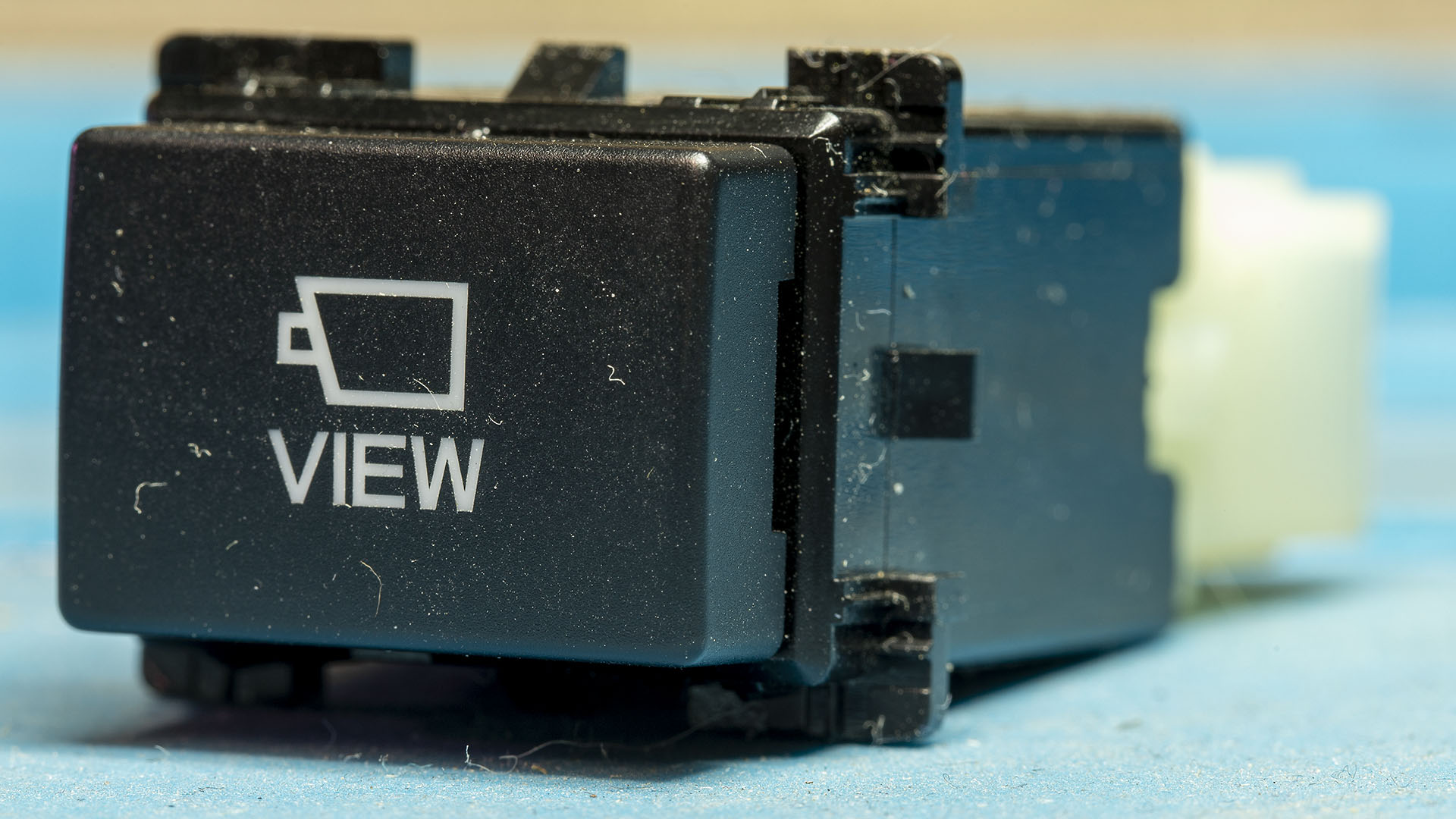 83211AN00A_rear_camera_switch_front