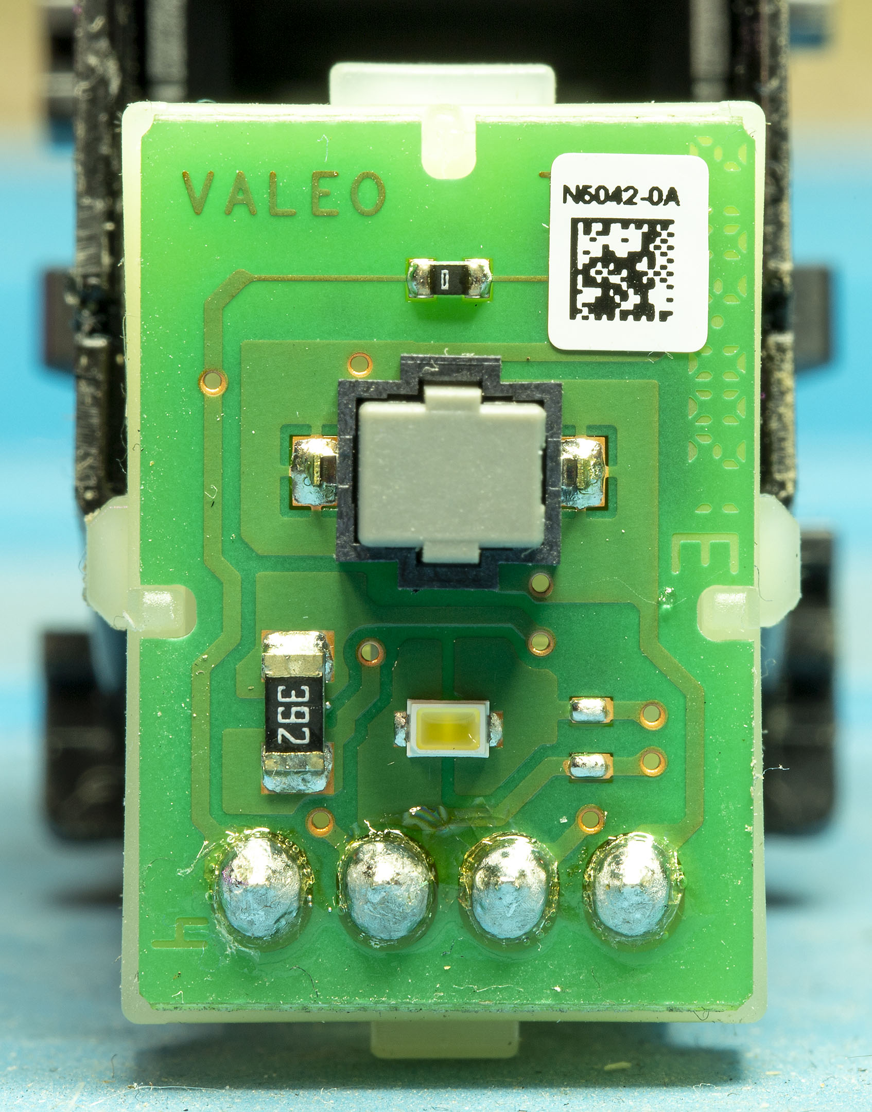 83211AN00A_rear_camera_switch_pcb