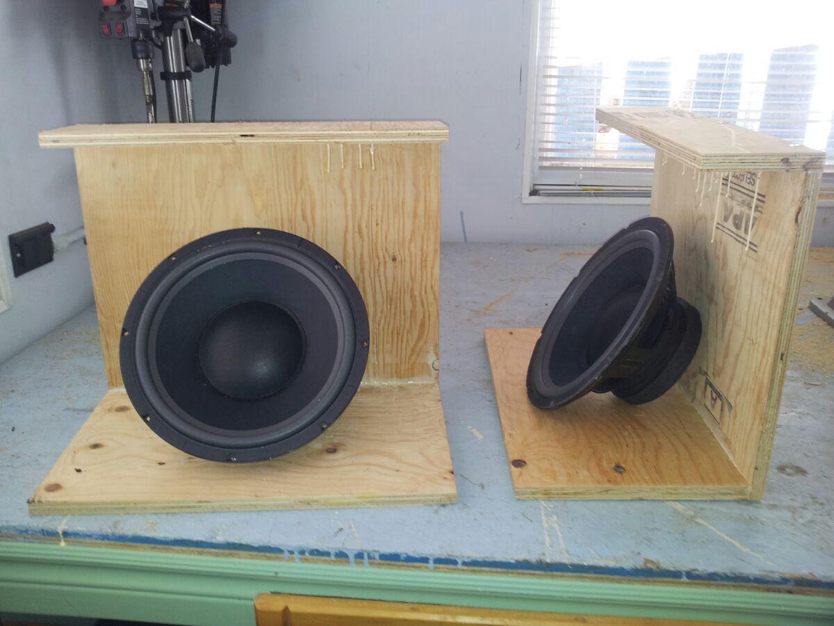 building_12_speaker_03