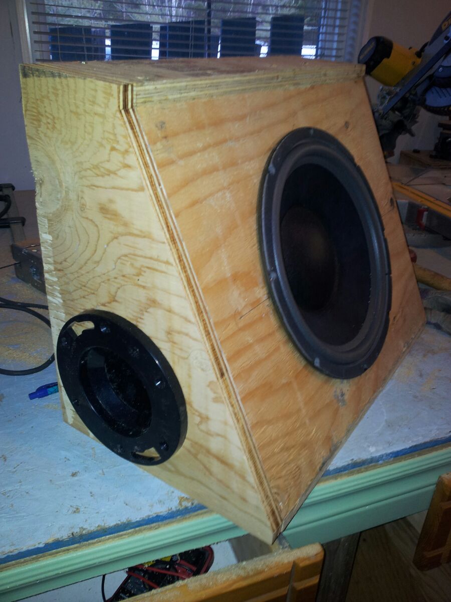 building_12_speaker_05_toilet_vent_port