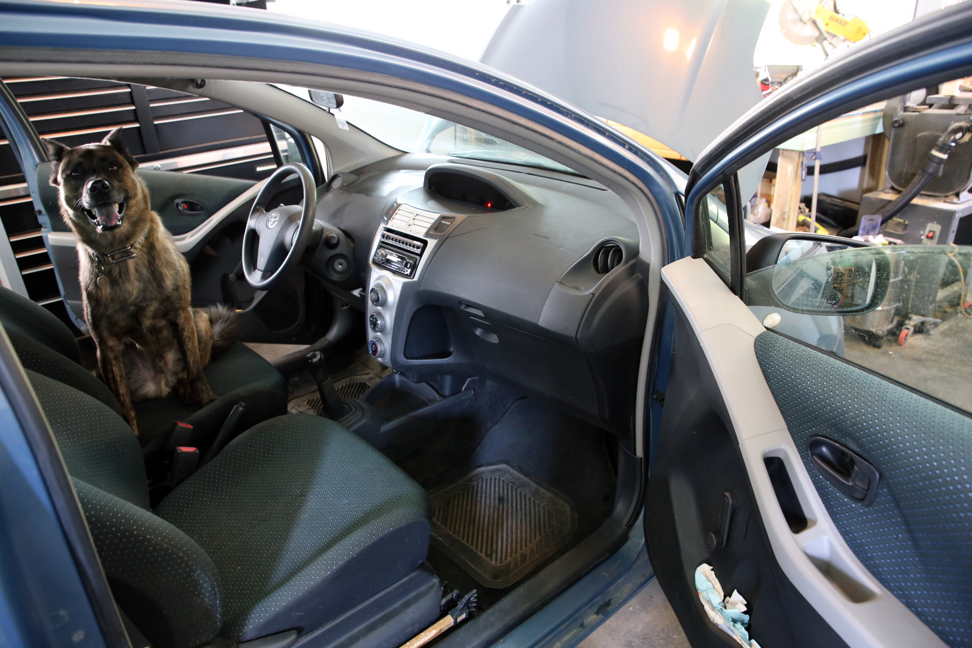 clean_car_interior