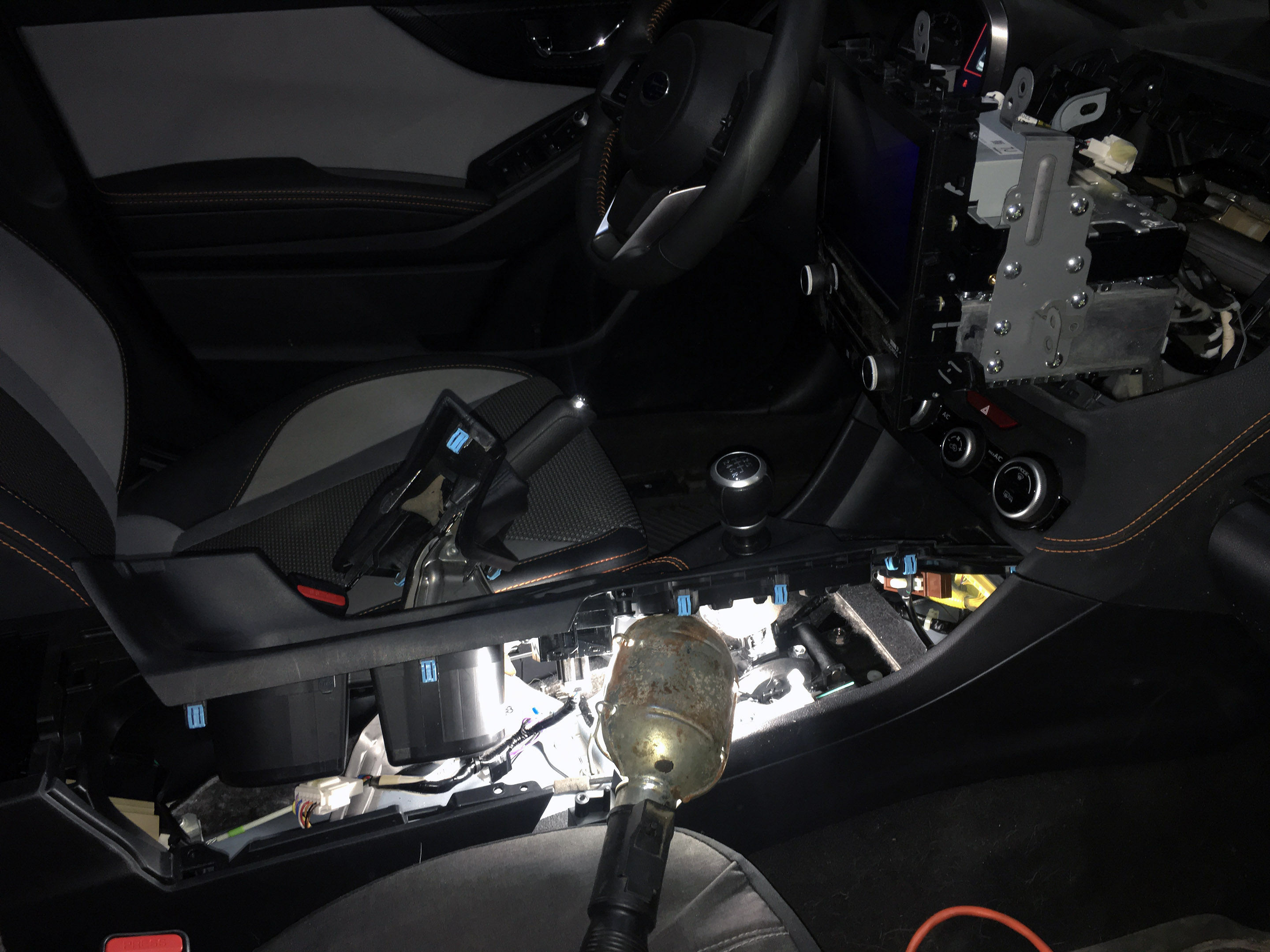 crosstrek_armreset_usb_data_connector_change