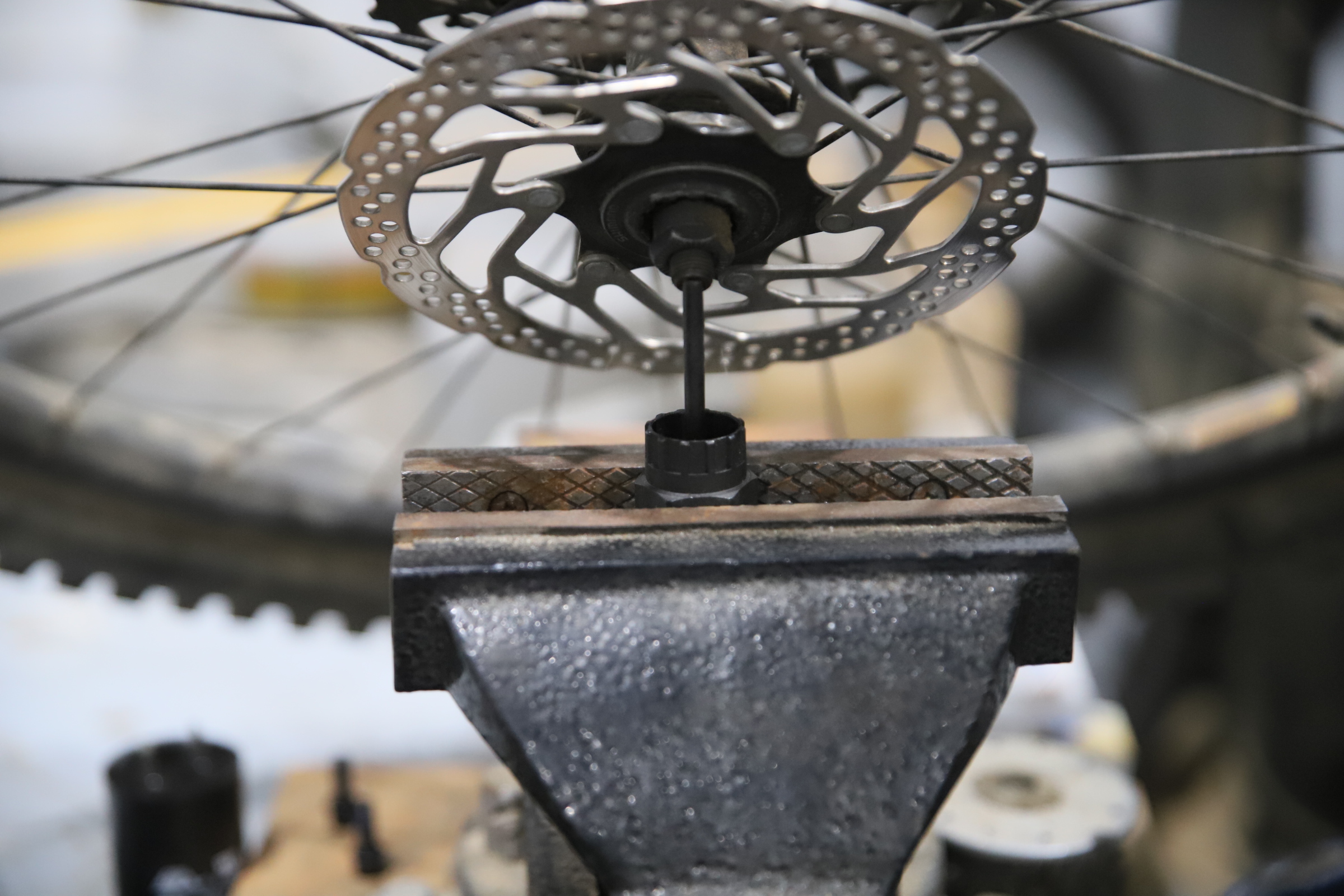 disk_brake_removing_key