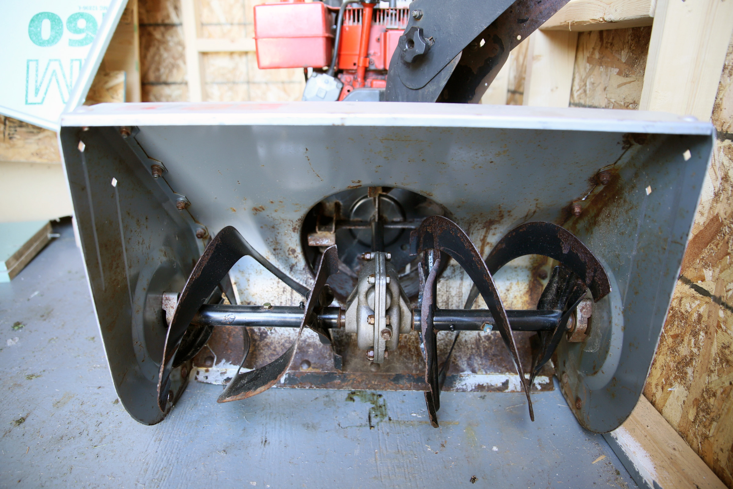snowblower_bended_blade_fan_auger