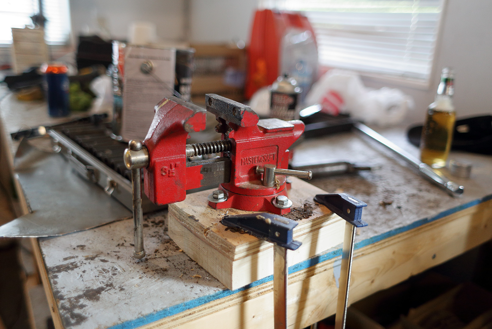 wrx_rusted_shocks_repair_light_red_vise