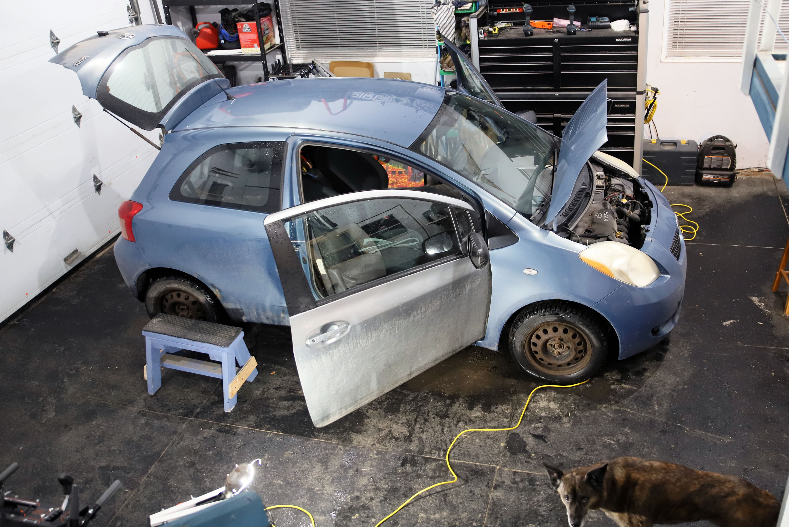 yaris_all_door_open