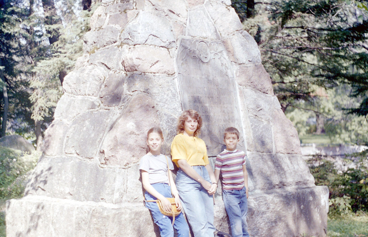 adeline_danielle_bruno_pierre_tombale