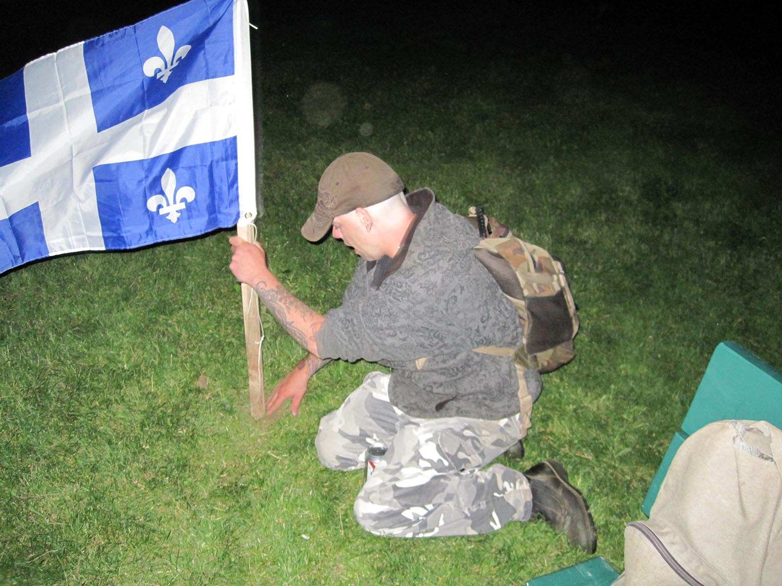 planter_drapeau
