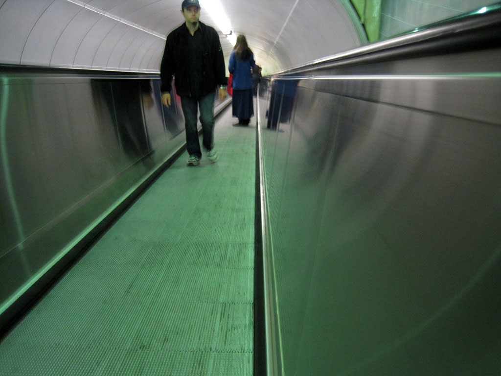 metro_walkaway