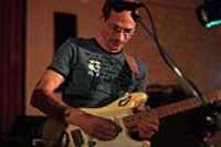 rock_guitarist_1