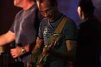 rock_guitarist_2