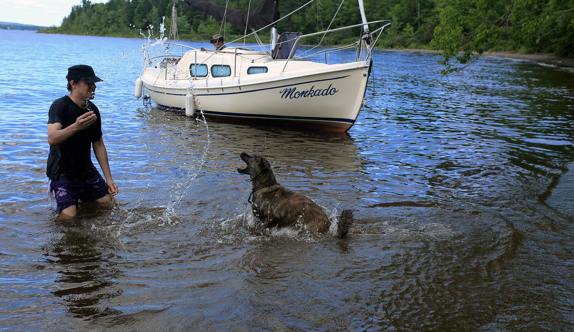elz_play_beryl_water_beach