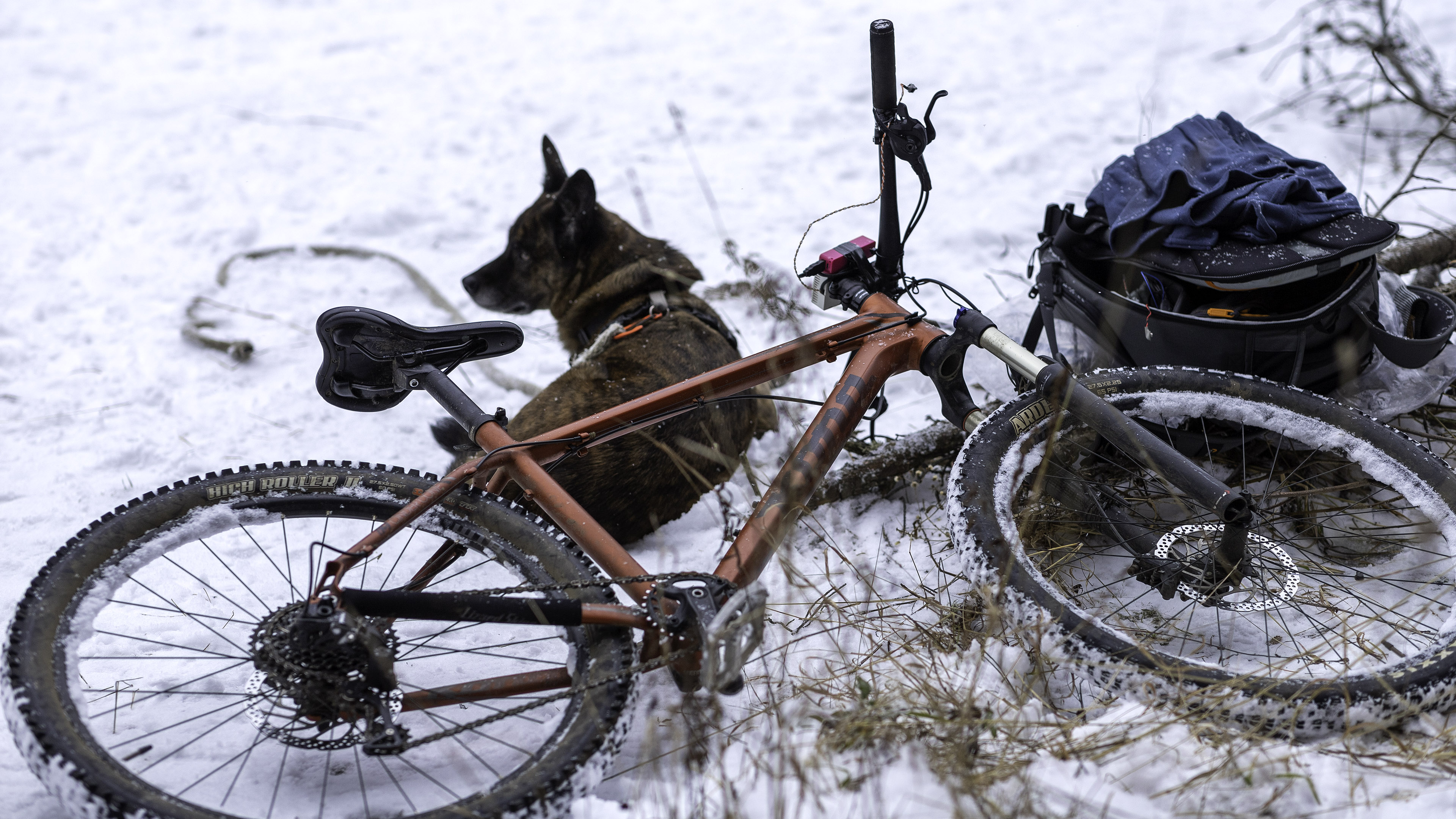 beryl_bike_snow_remote_shooter_backpack