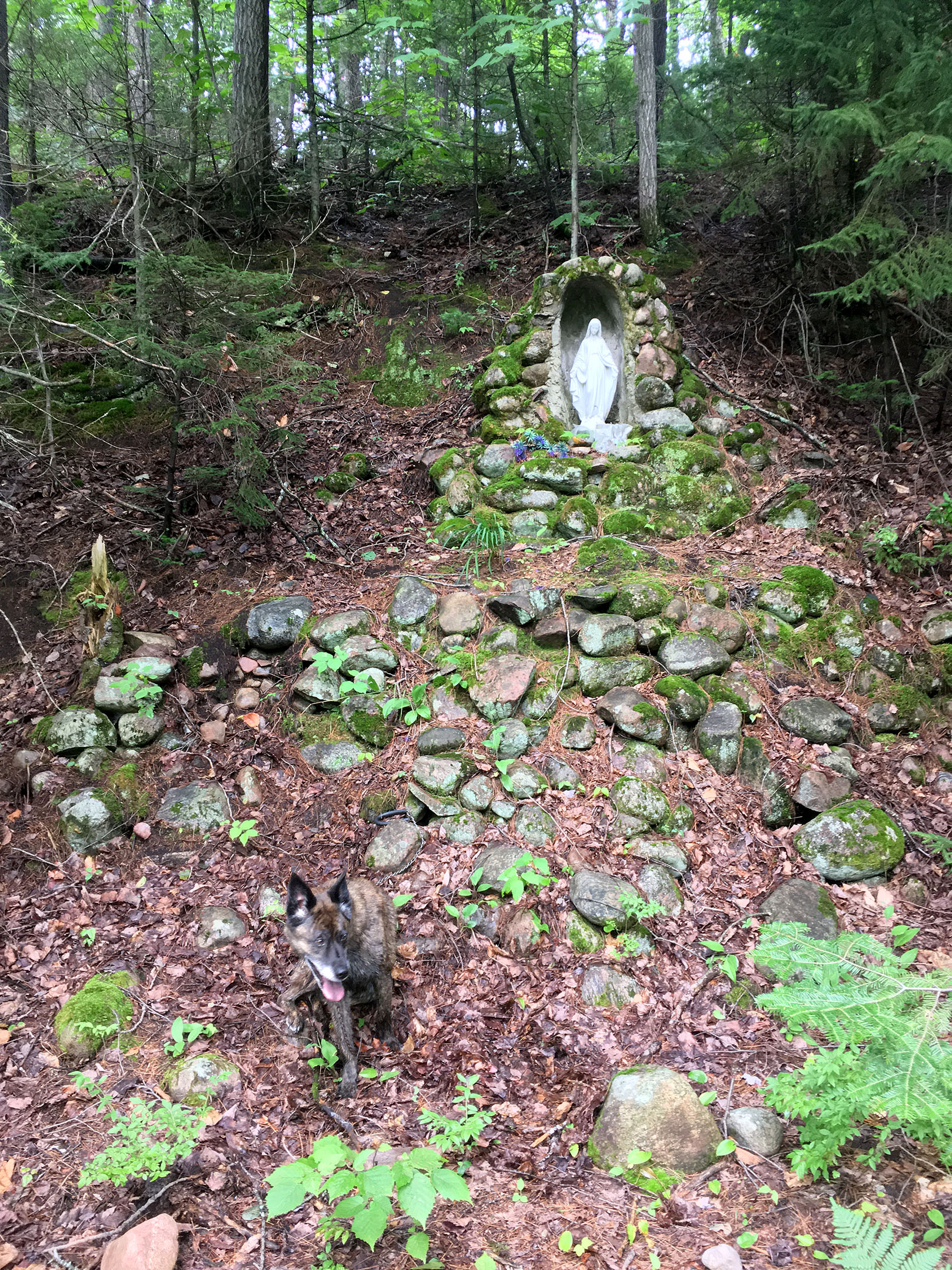 beryl_forest_religious_statue