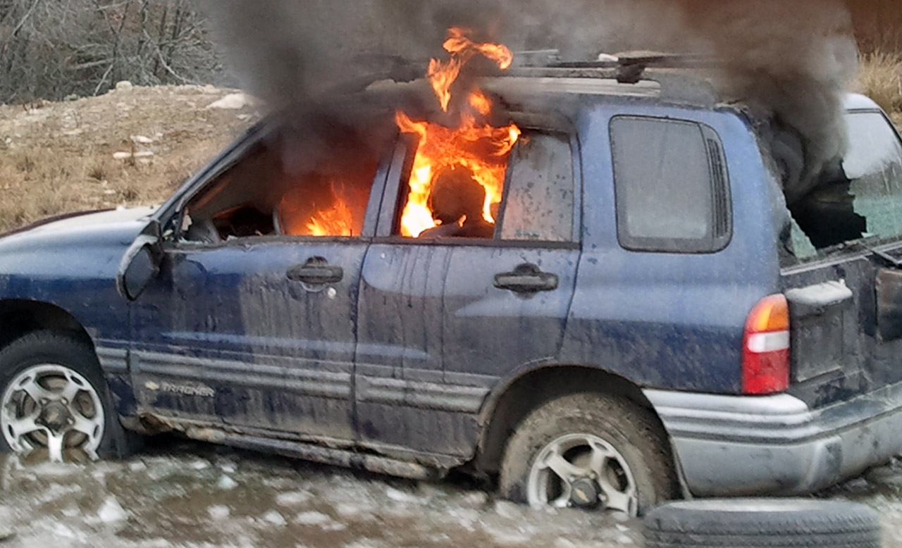 01_burning_car