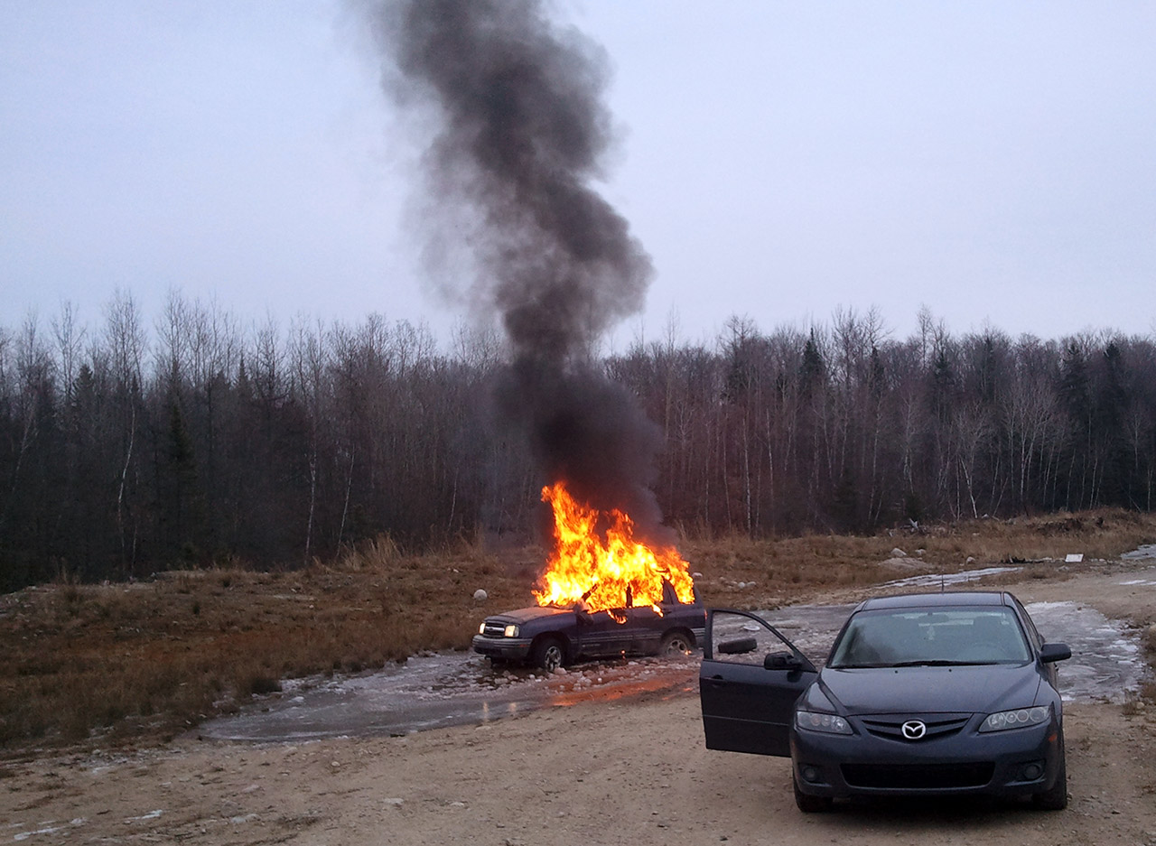 02_burning_car
