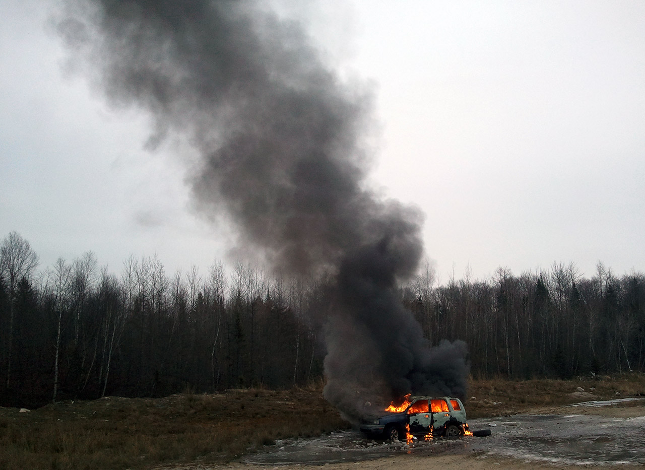 04_burning_car