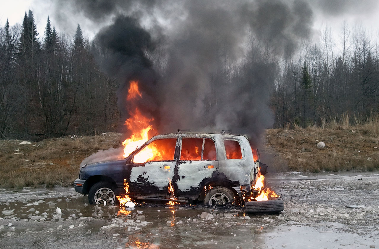 05_burning_car