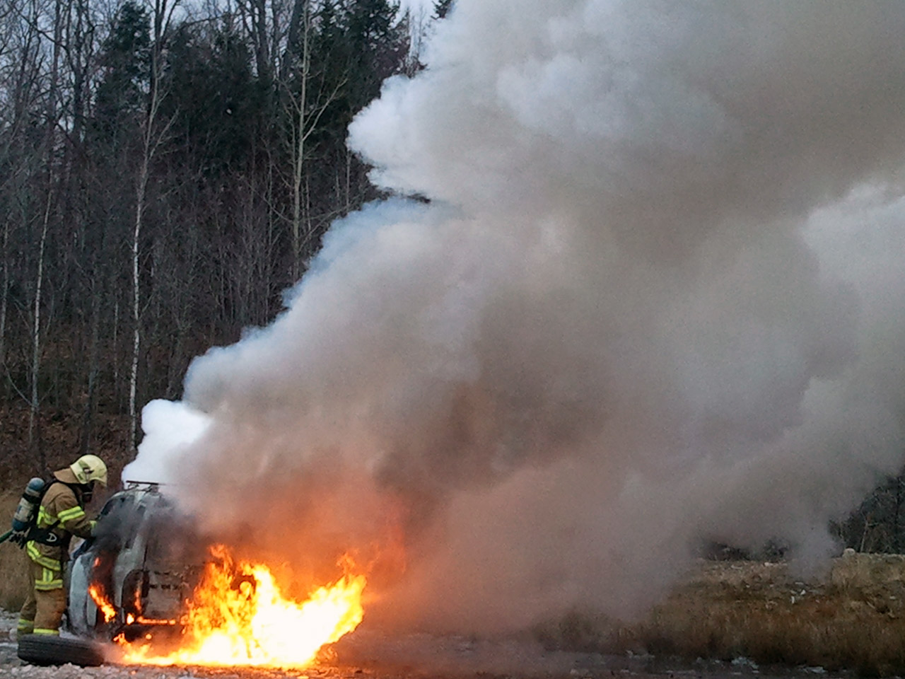 10_burning_car