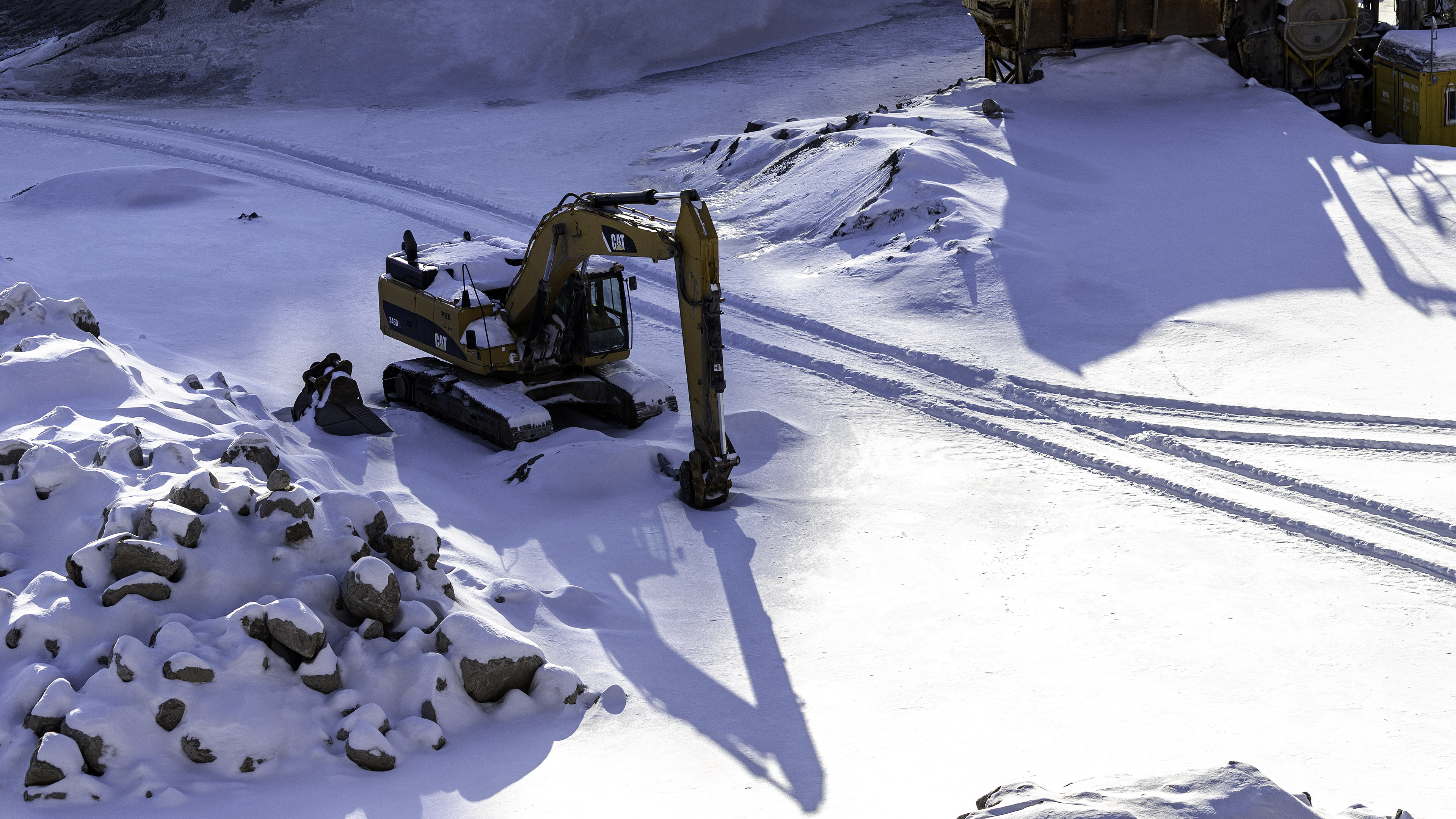 excavator_snow_topdown_detached_bucket