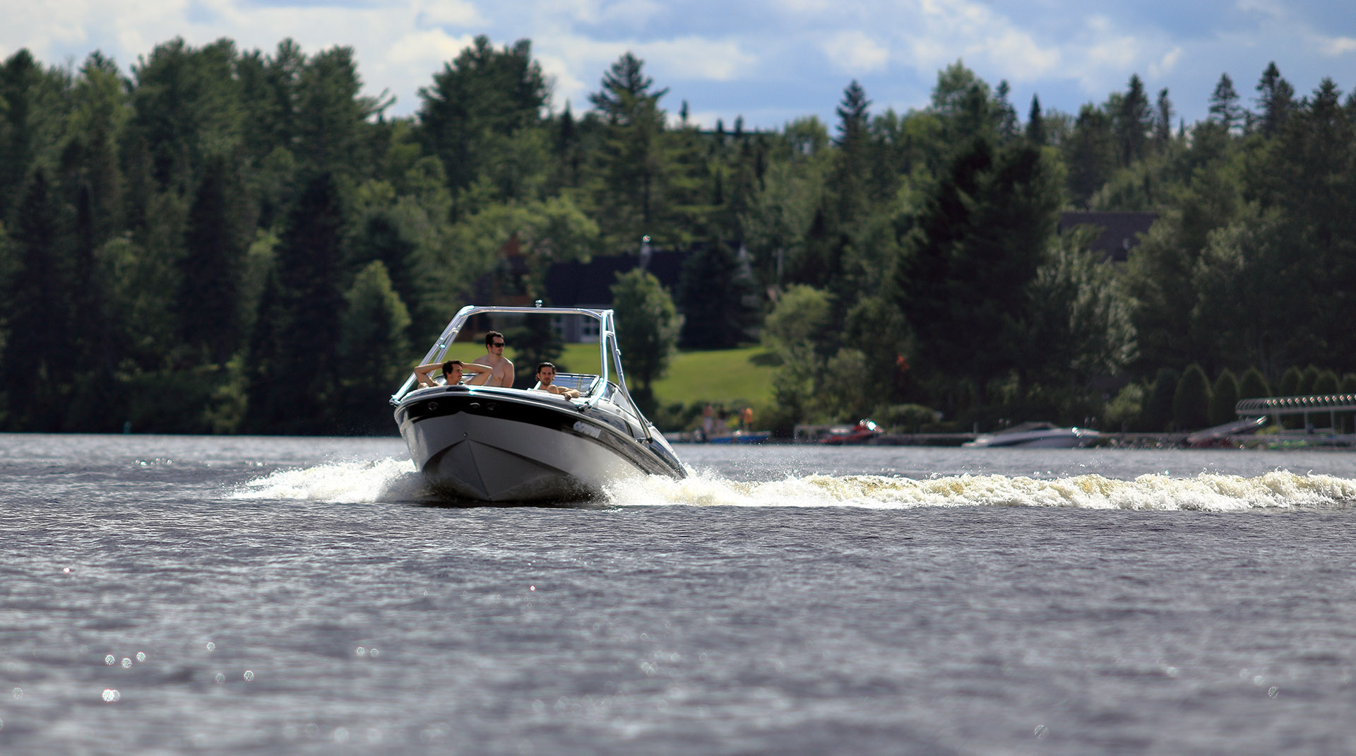 lac_st-francois_2015_speed_boat