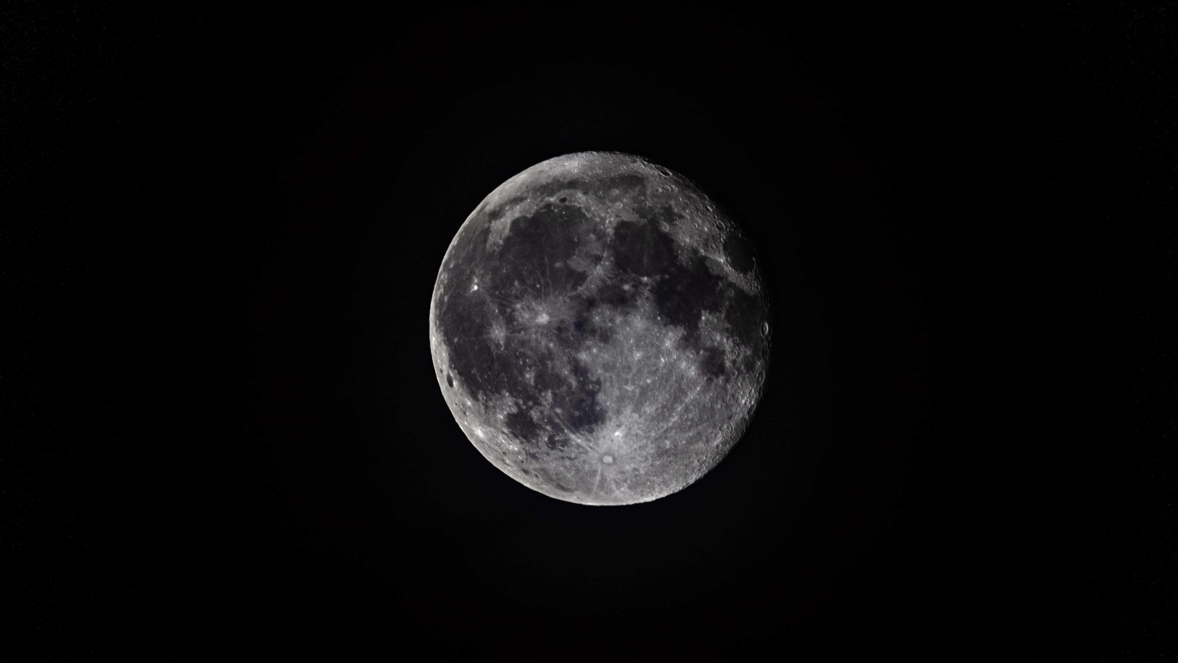 moon_2025_800mm_1p1crop