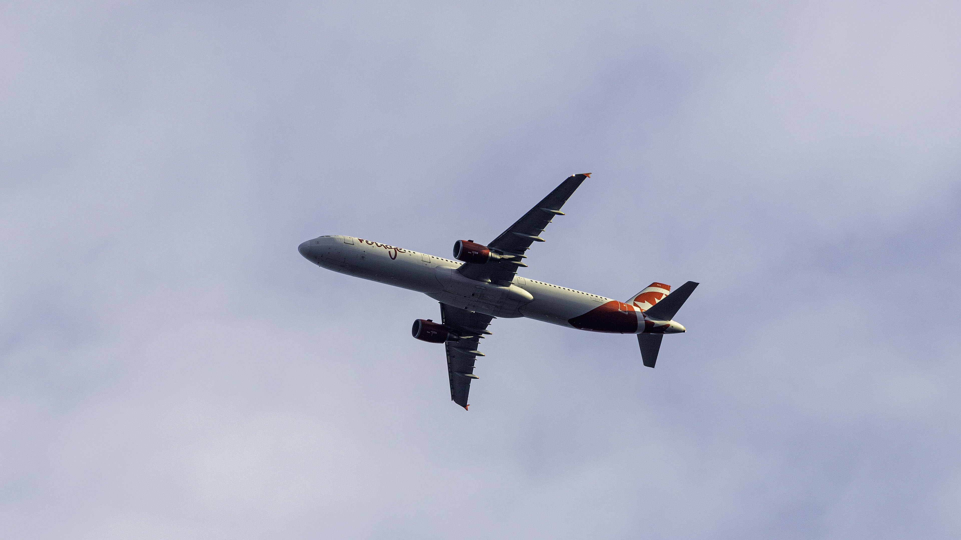 plane_air_canada_rouge