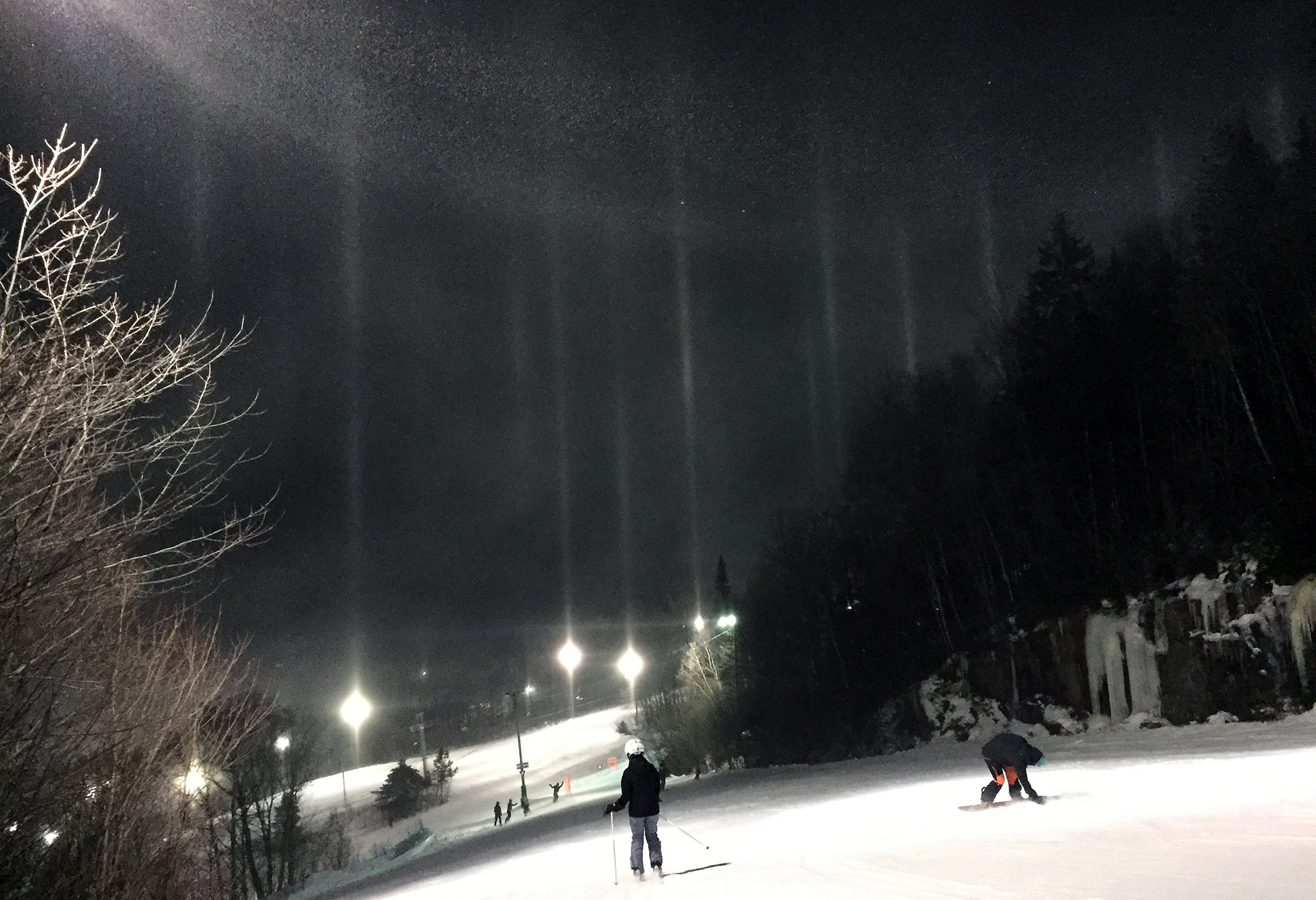 stoneham_light_sky_night