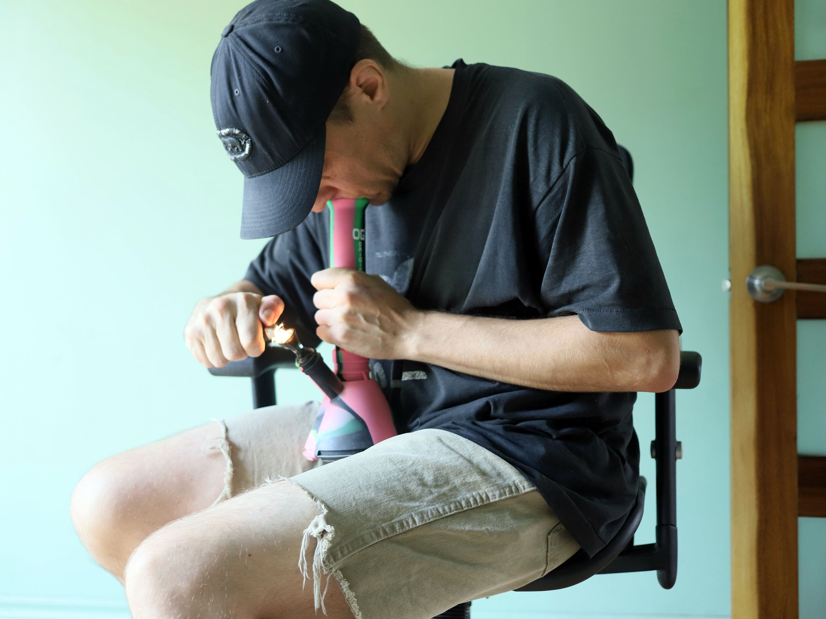 elz_suck_smoke