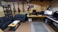 basement_amiga_speaker_stand_wallmount_acacia_shelve