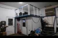 mezzanine_down_top