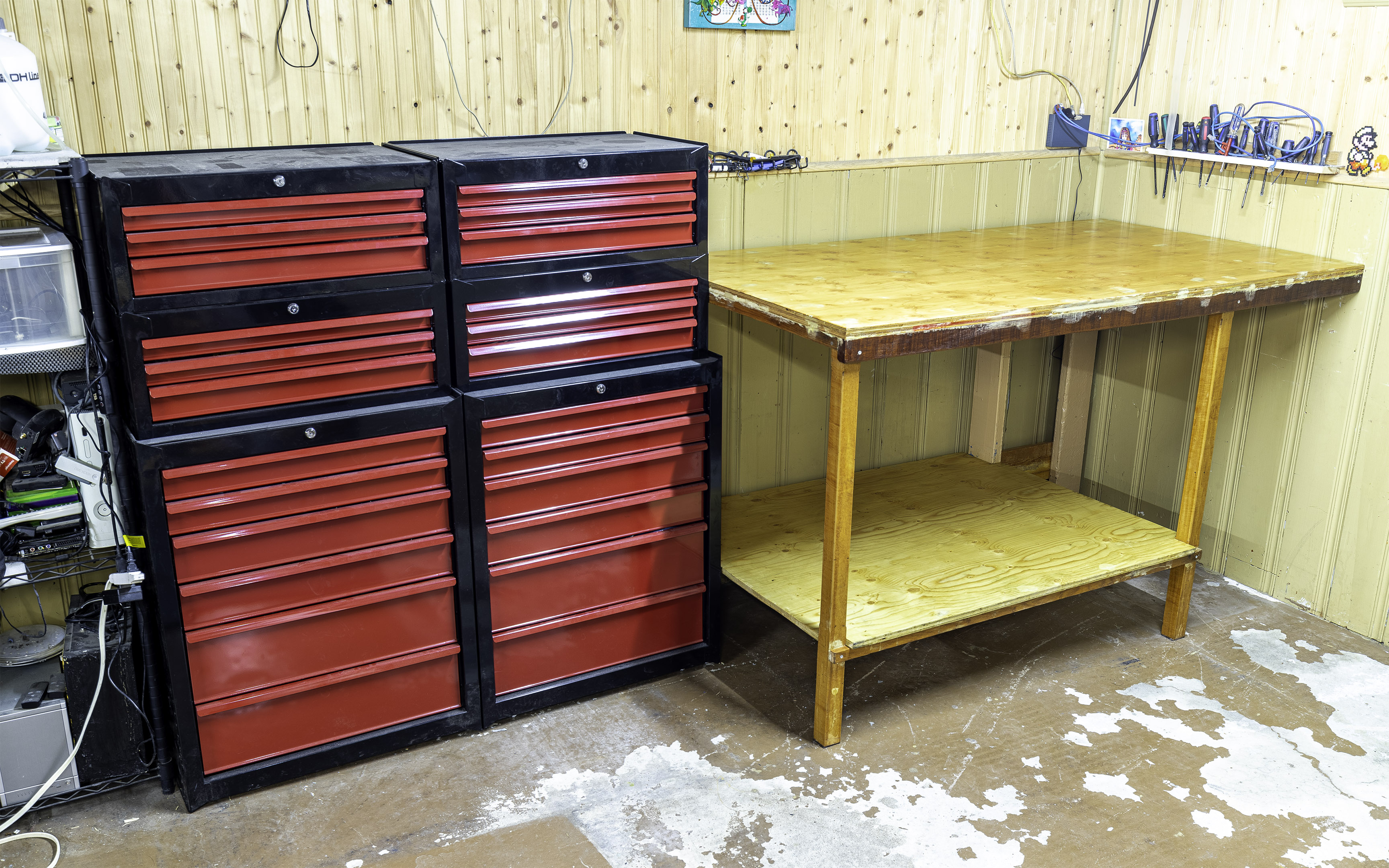 basement_craftingtable_metallic_drawer_clean