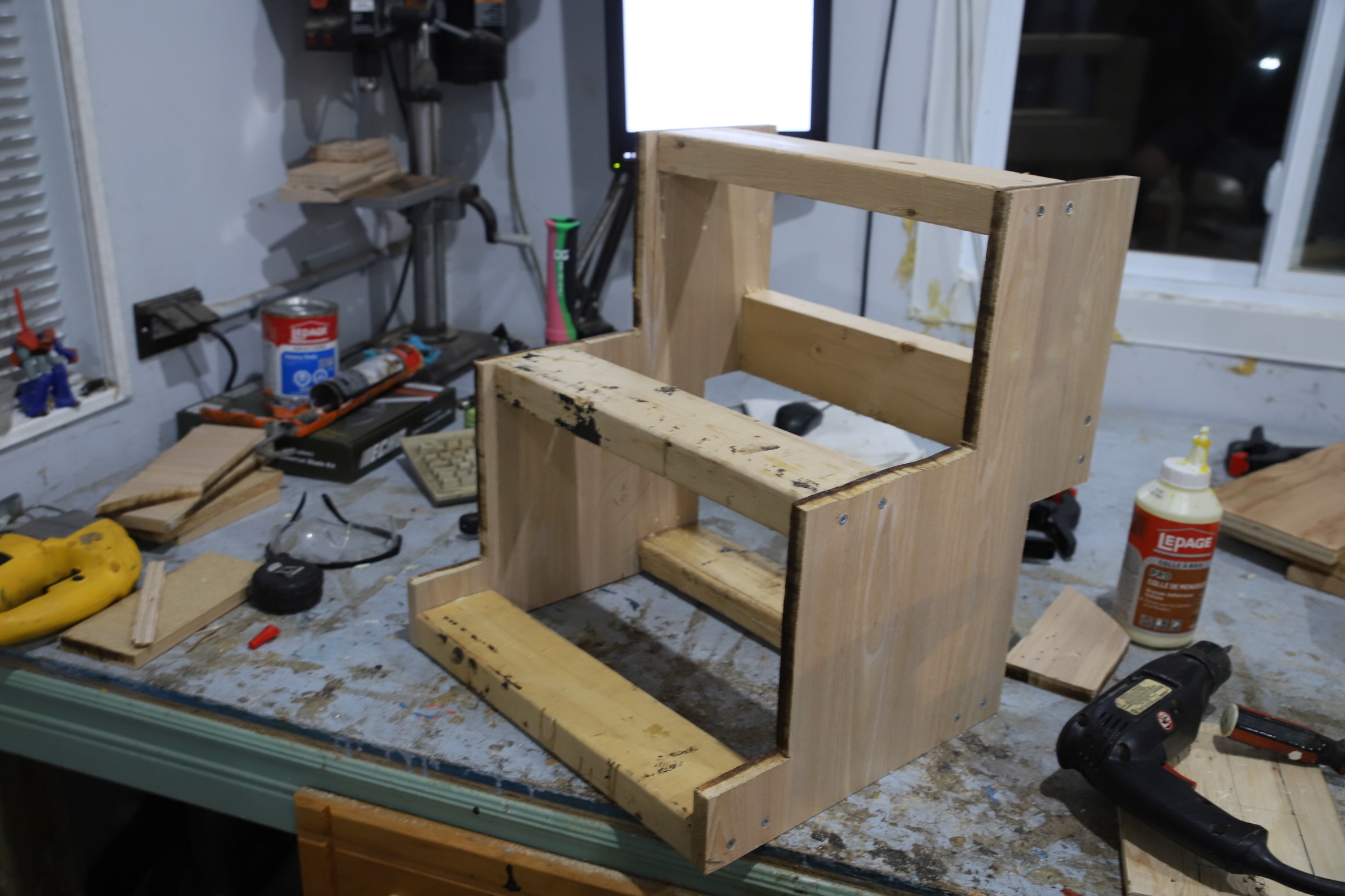 beryl_bay-window_staircase_frame