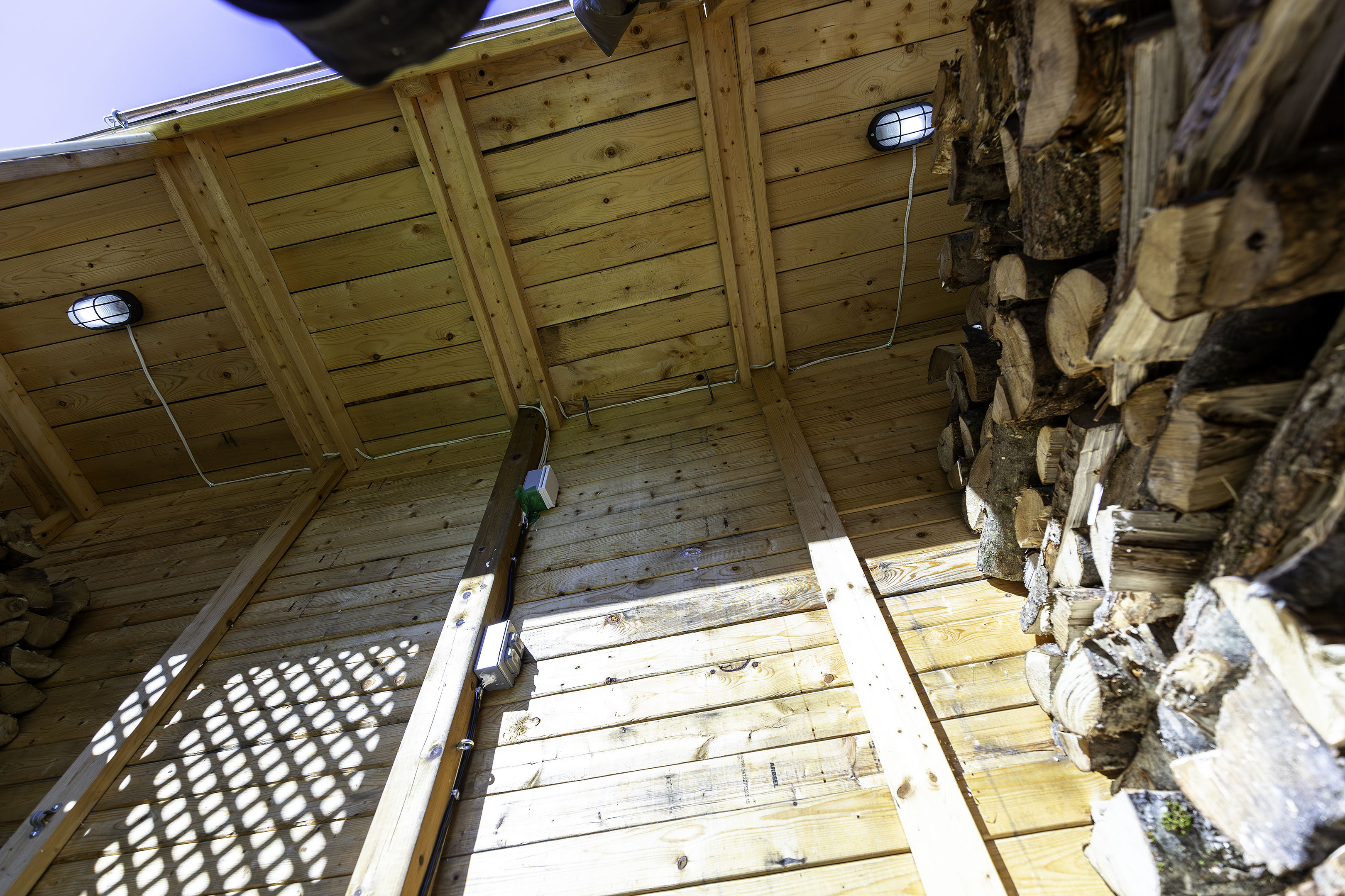 firewood_shed_electricity_marine_light