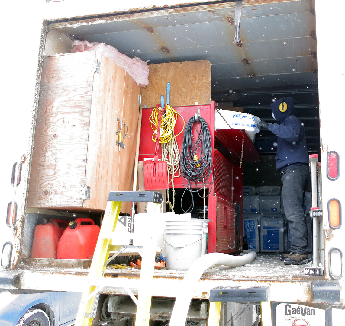 insulation_truck_wool_pump