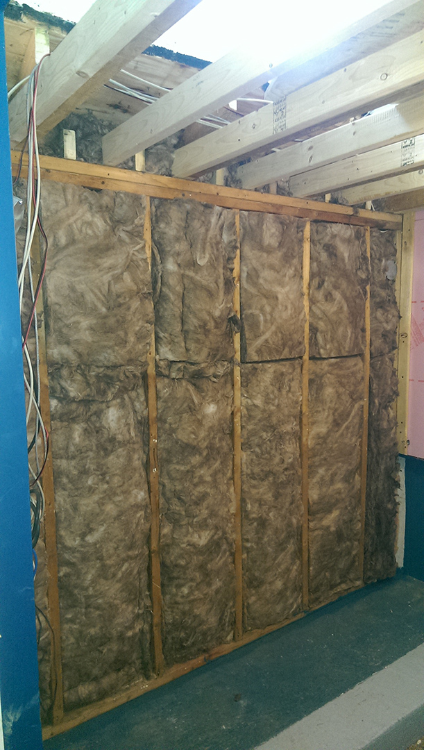 mezzanine_r20_wall