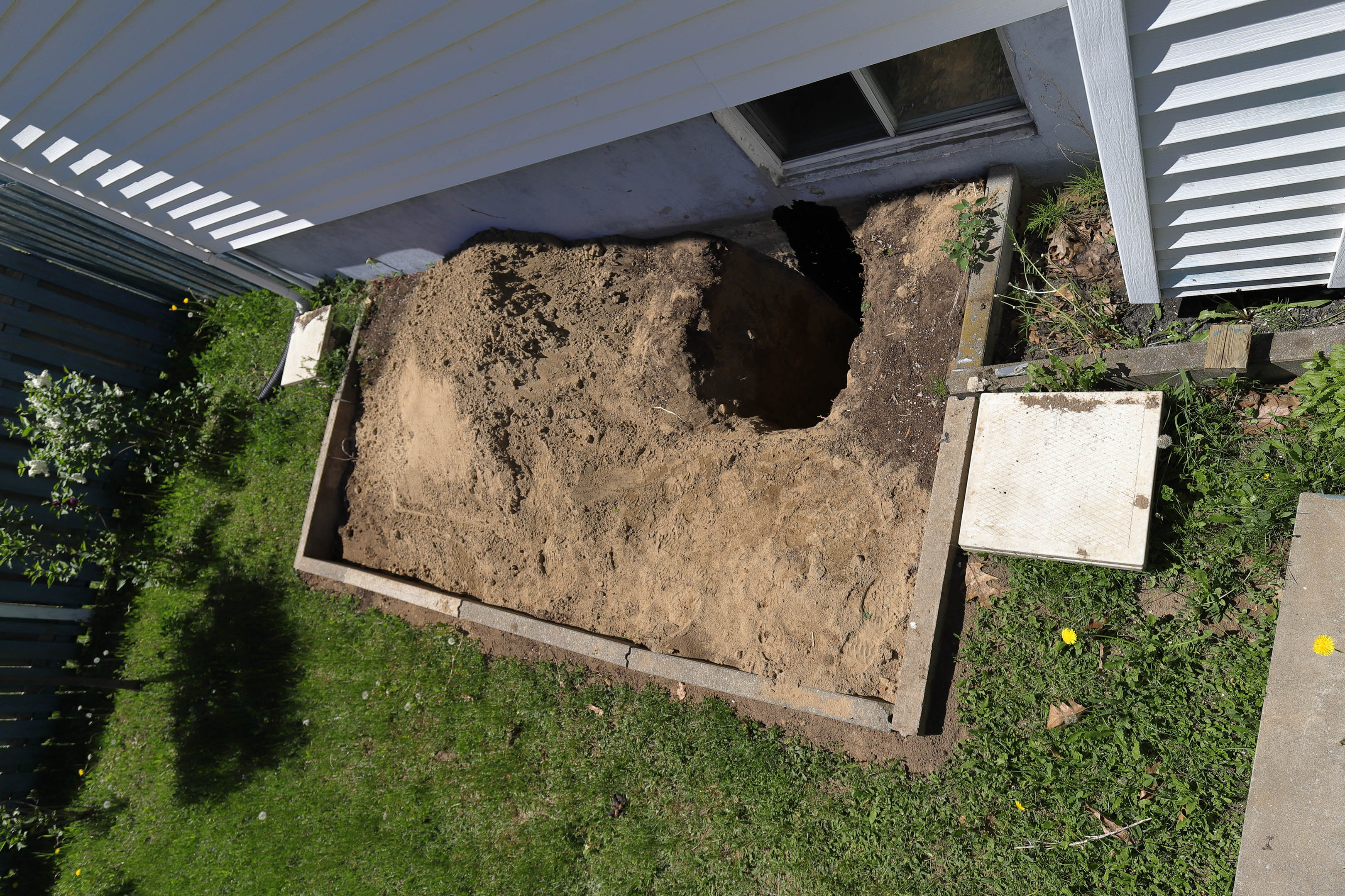 new_garden_double_area_crack_hole_pitch
