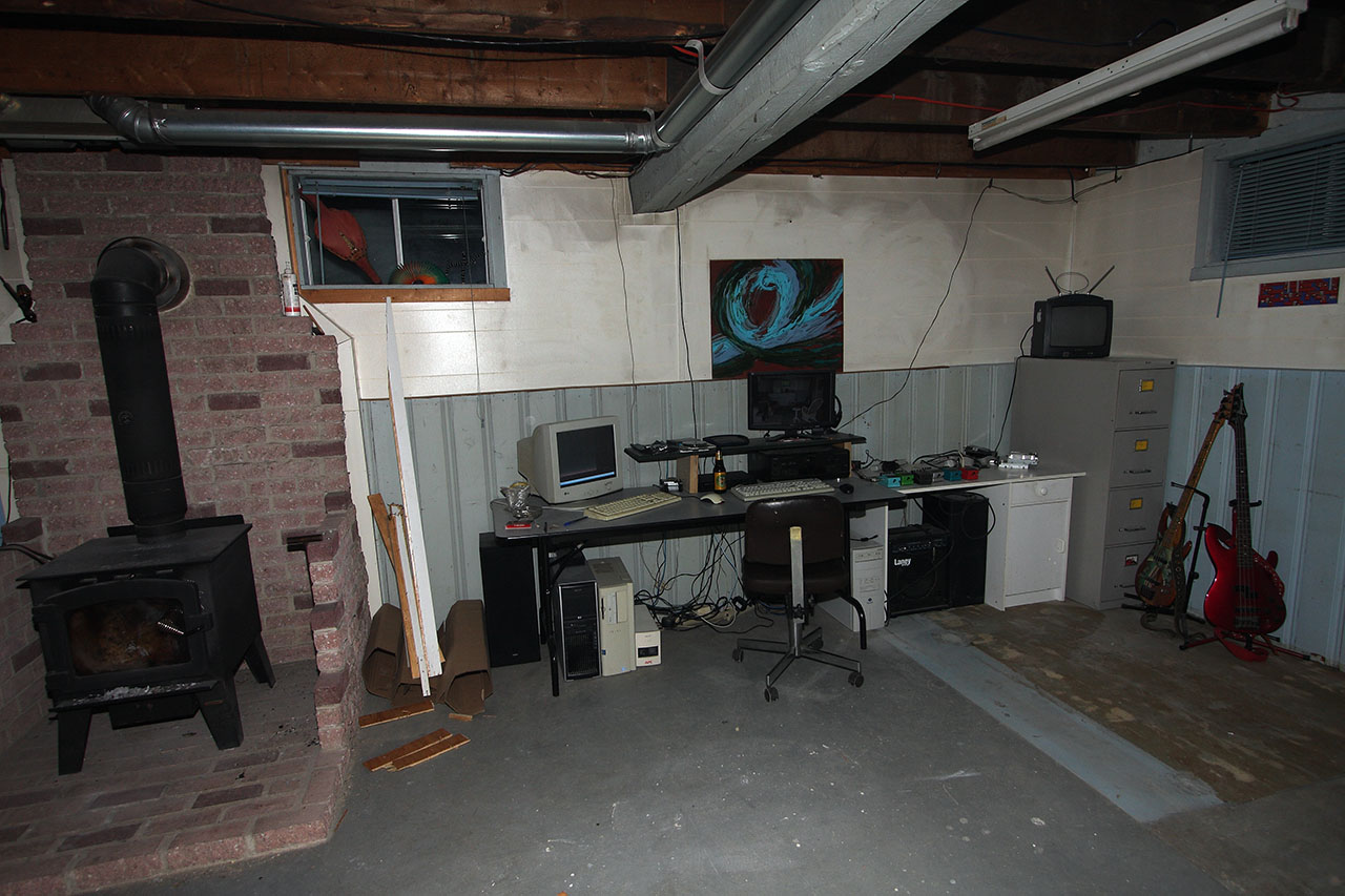 studio_one_table_basement